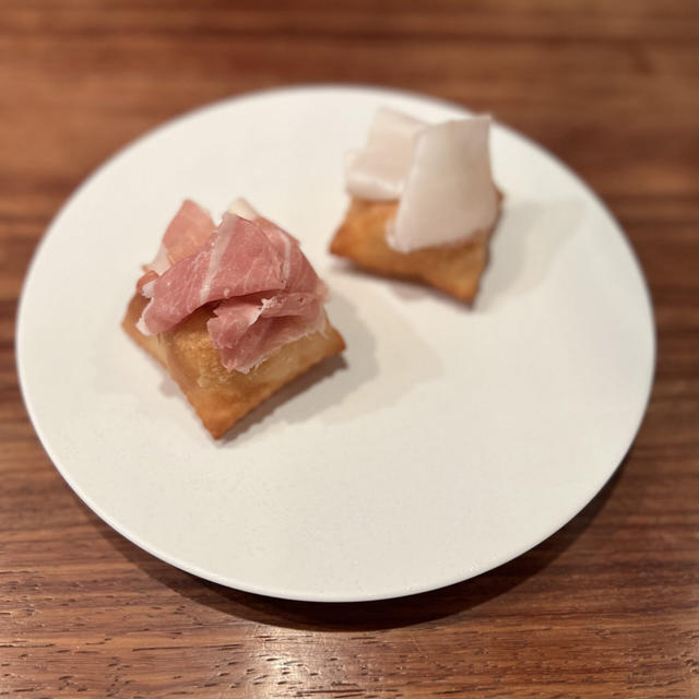 生ハムとトルタフリッタ（ニョッコフリット）の作り方！イーストとベーキングパウダー2種のレシピでご紹介