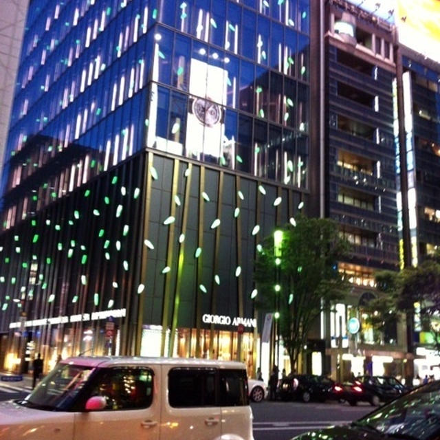 銀座 アルマーニ