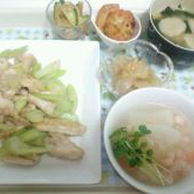 セロリと鶏肉の炒め物☆o(゜∇゜*o)(o*゜∇゜)o～♪