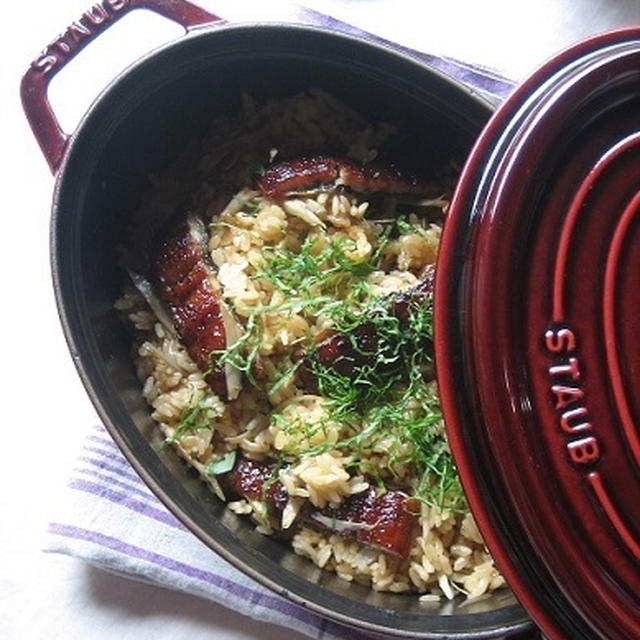 staubで 鰻と牛蒡の炊き込みご飯♪