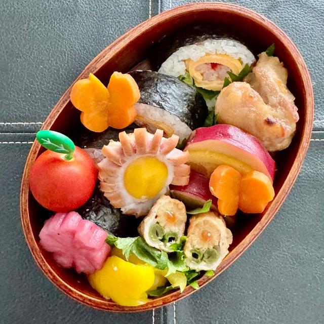 お花海苔巻き弁当