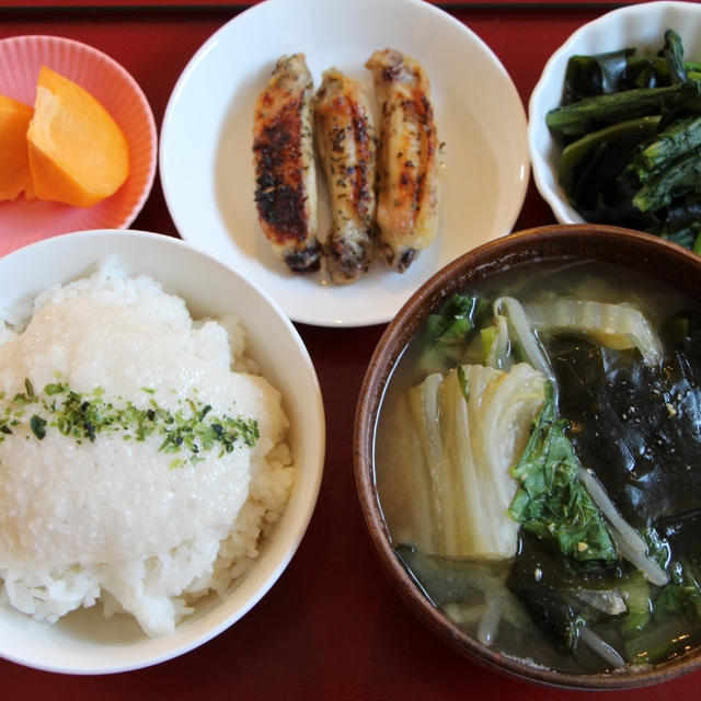 トースターで簡単スティックチキンのコンソメバジル焼き♪とろろご飯で朝ごはん