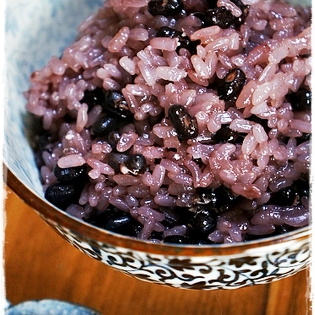 簡単■炊飯器 de もっちもち黒小豆のお赤飯■小豆よりお豆が崩れにくい♪(･∀･)