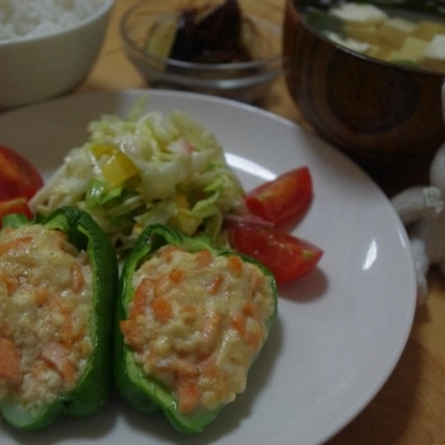 ピーマンの鮭豆腐詰め☆　アナと雪の女王