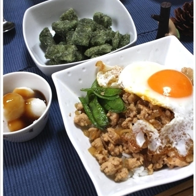 甘辛そぼろ丼のランチ