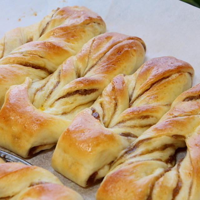 マロンのねじりパン　　Twist bread of chestnut  　 