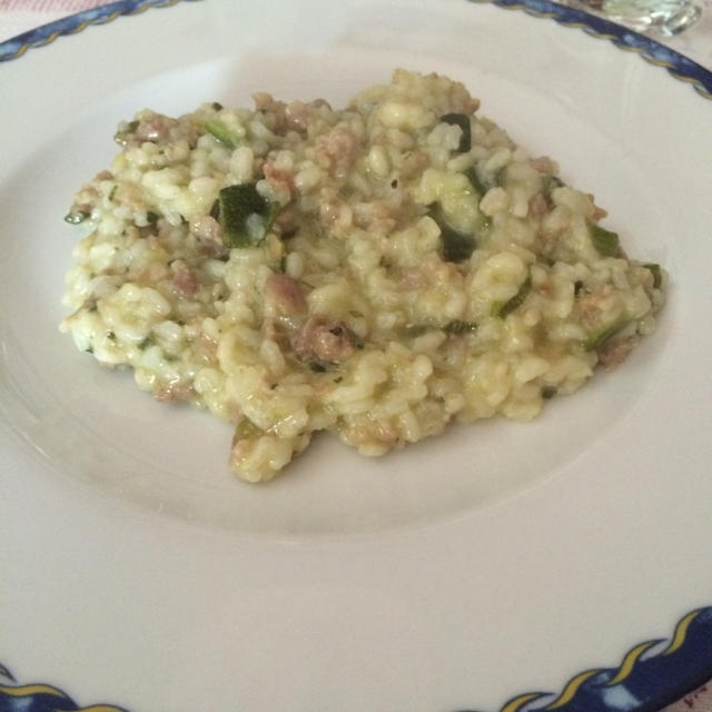 ズッキーニとイタリアンソーセージのリゾット Rizotto con zucchine e sal