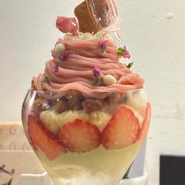 夜パフェ専門店へ行く人たちの特徴