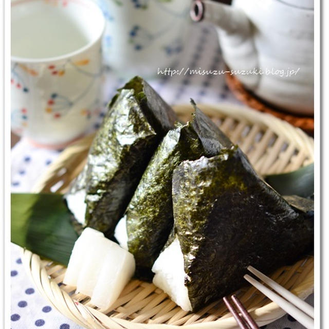 おせち作りの合間のおにぎり