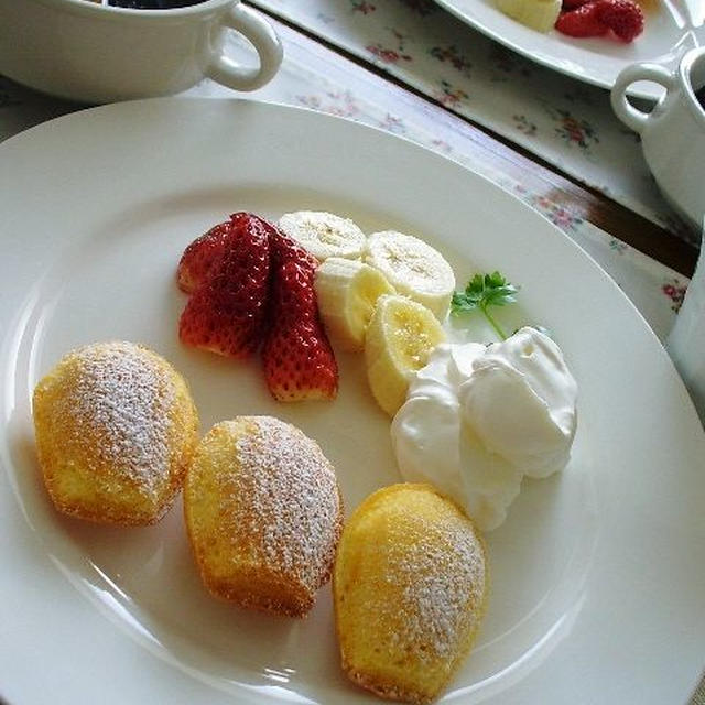 春休み☆スイーツでランチ第2弾！簡単マドレーヌ
