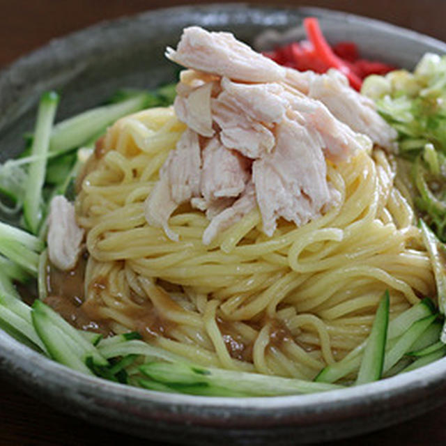 日清の<br />日清「ラ王　冷やし中華　ごまだれ」