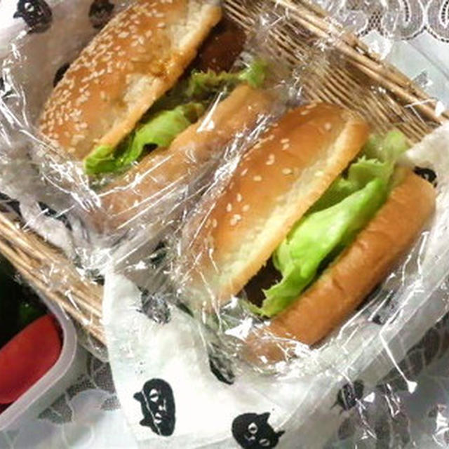 今日のお弁当は＜デミ煮込みハンバーガー＞。イチオシブログ様。ありがとうございました。お礼。