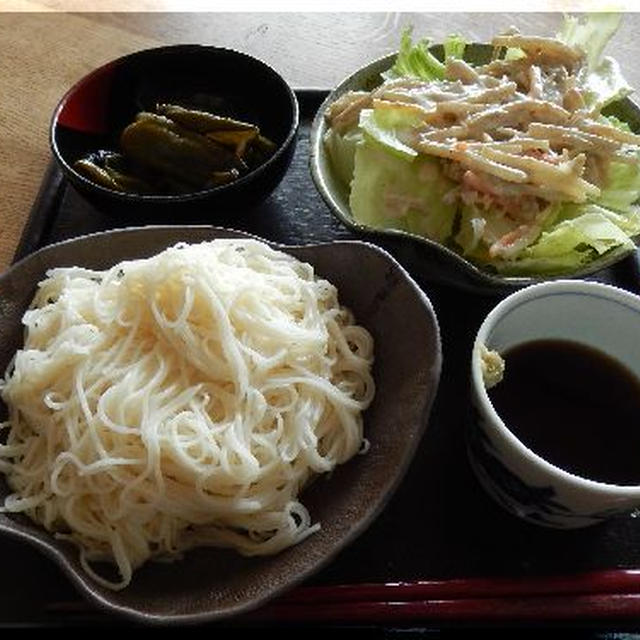 今季・初そうめんとピーマンマリネ