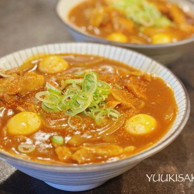 出汁が効いた、あつあつ濃厚あんかけスープ！寒い日に嬉しい、カレー蕎麦レシピ