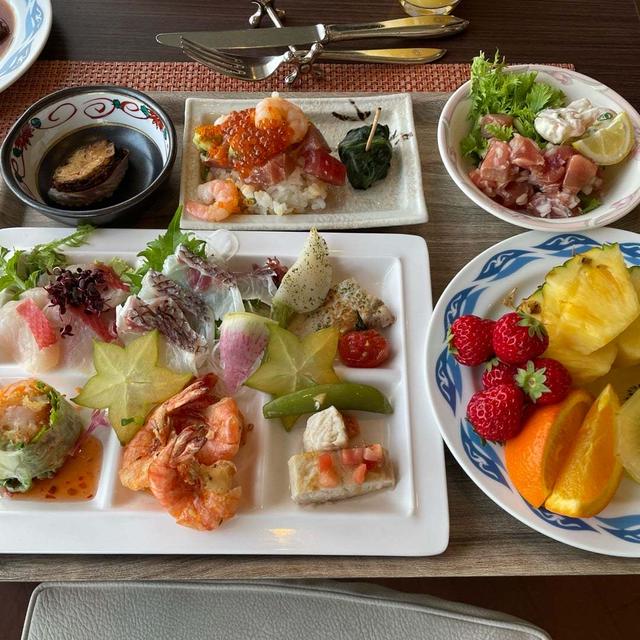 テンションあがるハワイアンなビュッフェ