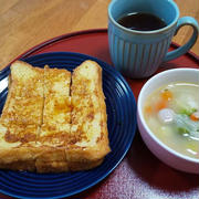 フレンチトーストと野菜スープ