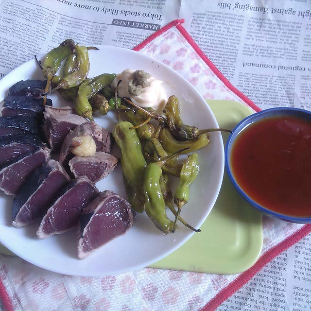 鰹のたたき＋特製タレ〜ししとう