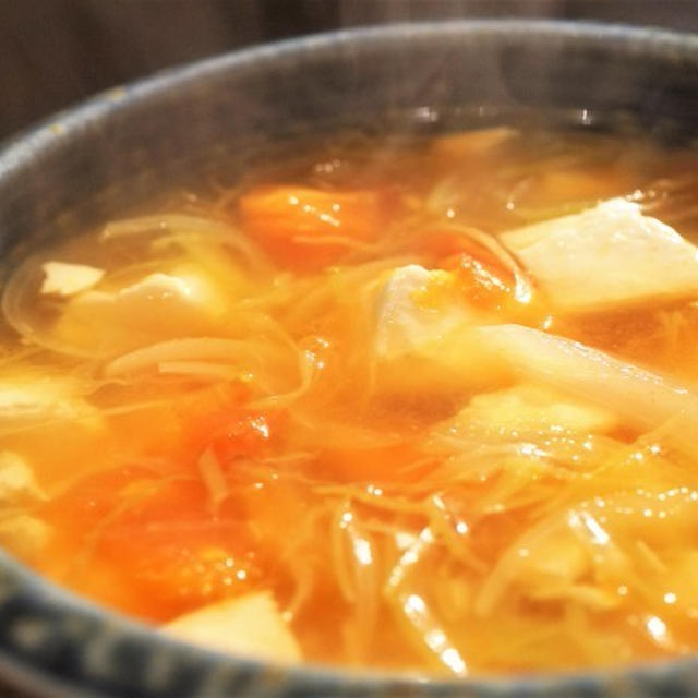 ■5分で副菜【創味シャンタン味　豆腐と野菜のスープ　昨日の羽根つき餃子のお伴でした♪】