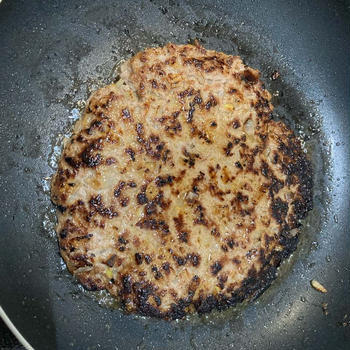 今日はビッグなハンバーグ