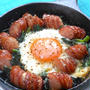 スキレットで簡単！ごろごろソーセージとほうれん草の巣ごもり卵。
