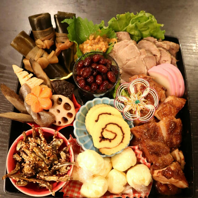 晩ごはんはおせちです～！！