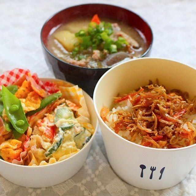 私弁当　　ポテトサラダ　じゃこえびセロリ　豚汁