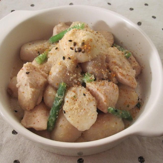 ゴマたっぷり！さといもと鶏肉の胡麻煮