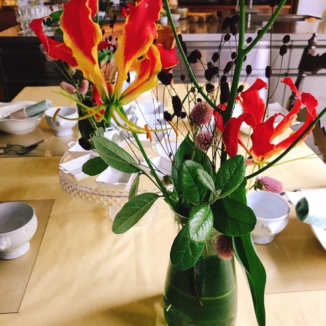 今週のテーブル装花