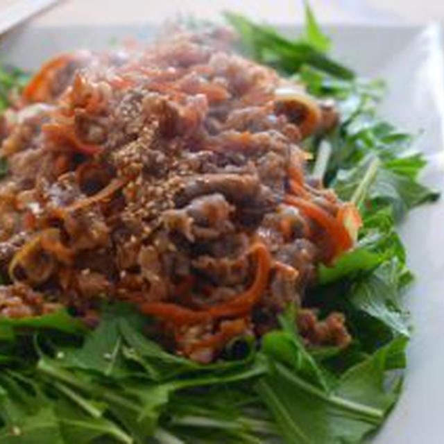 牛肉と野菜の焼肉風。（炒メイン）の晩ごはんとお世話になりましたケーキ。