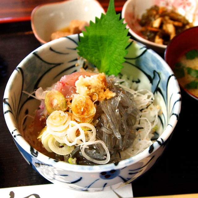 生しらす丼を食いたいがために鎌倉に行ってみた By ヤスナリオさん レシピブログ 料理ブログのレシピ満載