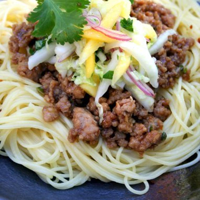 Southeast Asian Capellini with Turkey and Mango鶏挽肉とマンゴーのせエスニックアジアンカペッリーニ