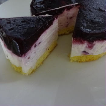 ブルーベリージャムを使ったレアチーズケーキ