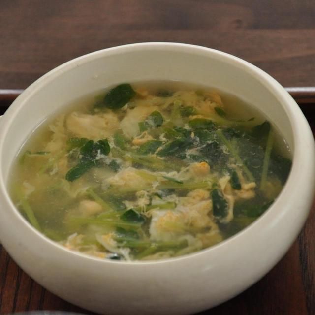 冷房で冷えた身体を温める♡簡単にできる「豆苗とたまごのスープ」