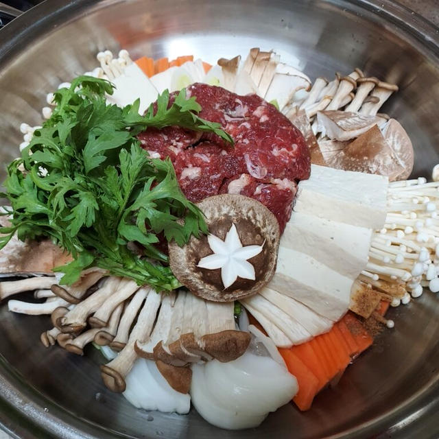 ソコギボソッジョンゴル(牛肉ときのこの韓国風鍋)