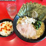 煮干ラーメンを海苔増しで啜りサービス半ライスを食す 〜濃厚なる家系〜