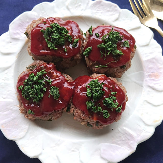 ラクしすぎなのにふっくらジューシーハンバーグ（卵パン粉なし）