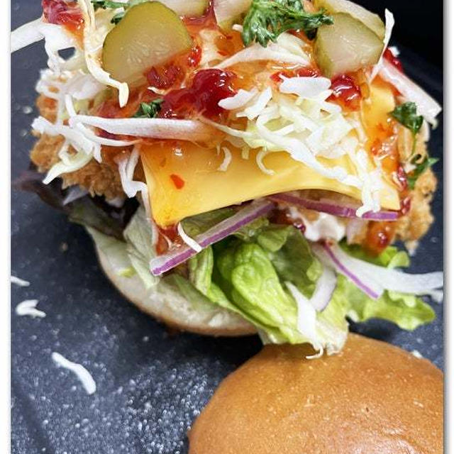 サーモンチリバーガー 〜レギュラーメニューです〜