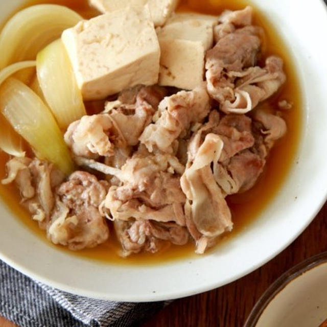 めんつゆで味つけ簡単！　レンジ加熱10分で肉豆腐【#ラクつくレシピ】