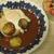 レトルトカレーをアレンジ！ナスと目玉焼きトッピング