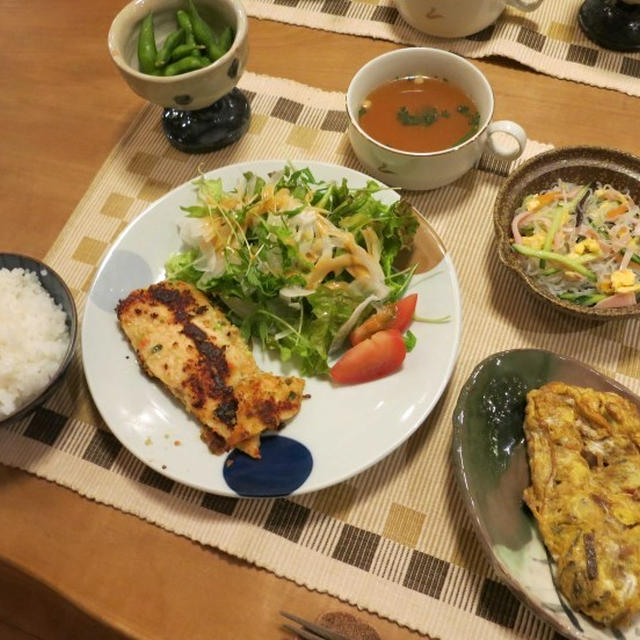 サーモンムニエル＆牛筋コンオムレツの晩ご飯　と　何の花でしょうシリーズ２♪