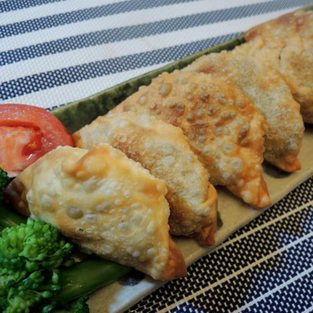 印度カリー子監修スパイスカレーベースを使って簡単に☆餃子の皮deサモサ♡