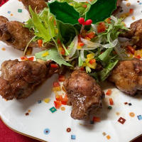 手羽元のデーツソース煮込み・水菜サラダ添え