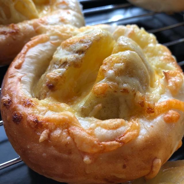 がつんと大きなじゃがいも入り「じゃがマヨチーズパン」