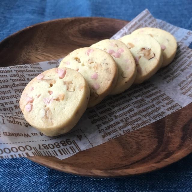 桜チョコチップとクルミのアイスボックスクッキー By 小豆ん子さん レシピブログ 料理ブログのレシピ満載