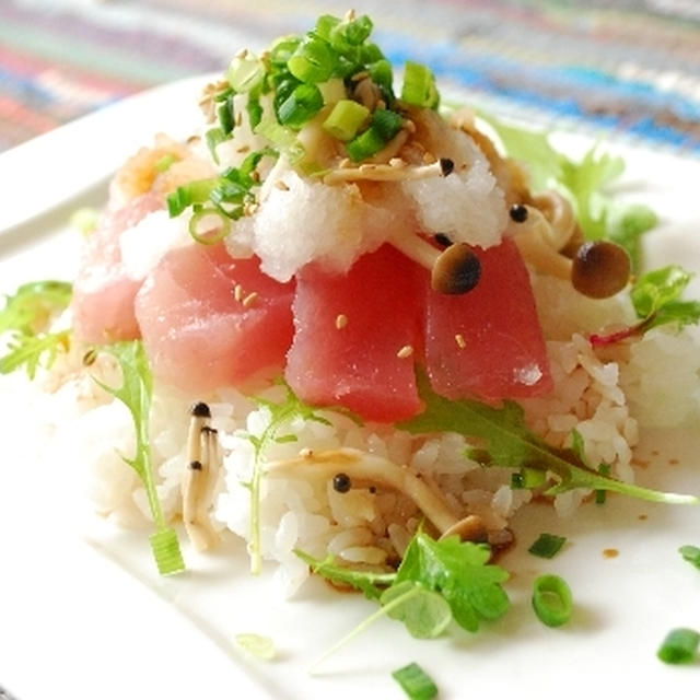 マグロとキノコのみぞれ丼