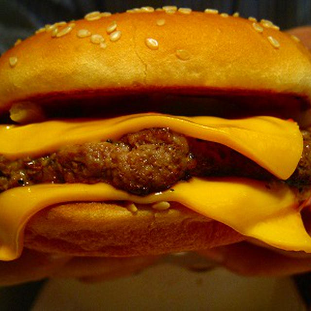 日本にないマクドナルドの味！サルサバーガー&ロイヤルチーズバーガー
