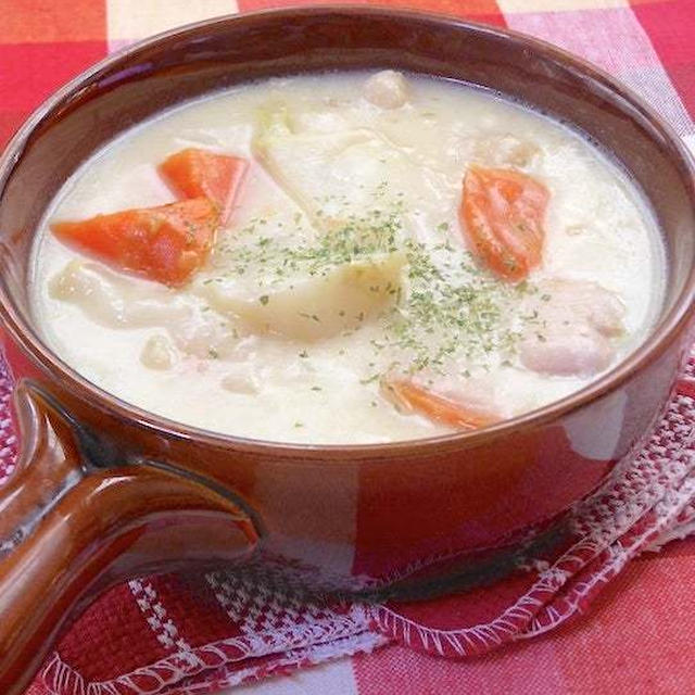 とろとろのカブが美味しい〜根菜のクリームシチュー。