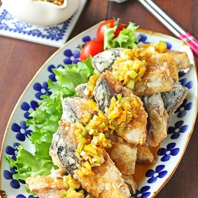 人気の中華料理油淋鶏をお魚で簡単に♪揚げない塩サバの油淋鶏風