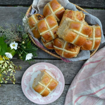 Hot Cross Buns ホシノ天然酵母でホットクロスバン
