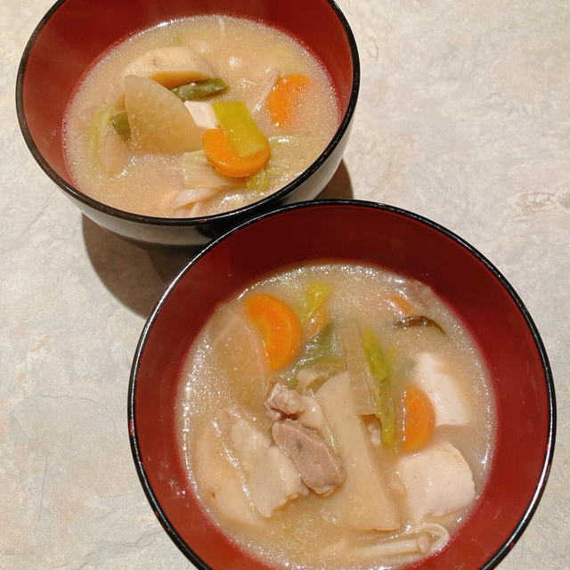 朝から豚汁